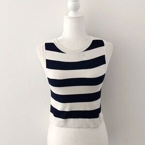 Zara Women's Preppy Black and White Stipe Sleeveless Cropped Top siz…